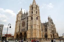 Large beige cathedral in Leon, Spain with large plaza in front